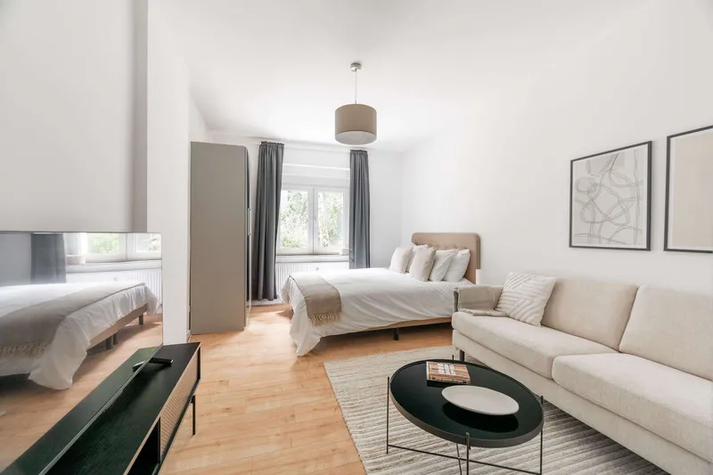 Beeindruckende 1-Zimmer Wohnung in Mitte - voll möbliert — photo 1